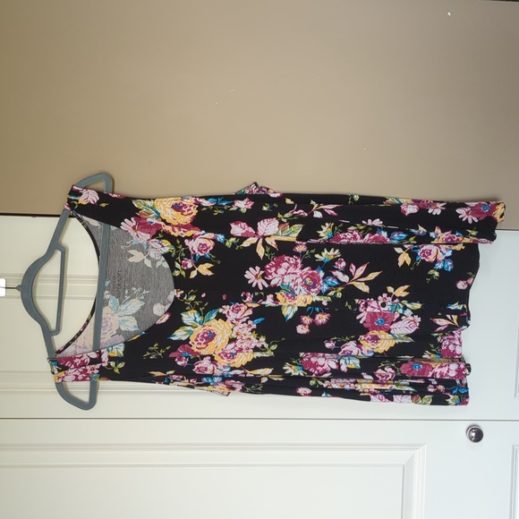 TORRID Super Soft Floral Top SIZE 4 - Picture 1 of 3
